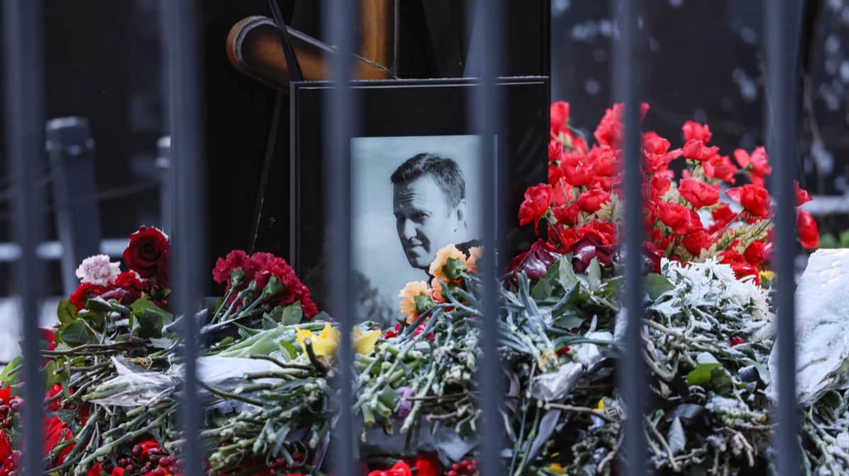 Очереди, мемориалы и панихиды