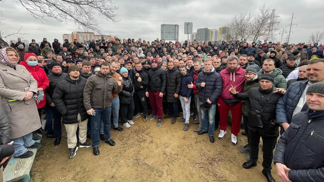 Кто с мечетью к нам придет