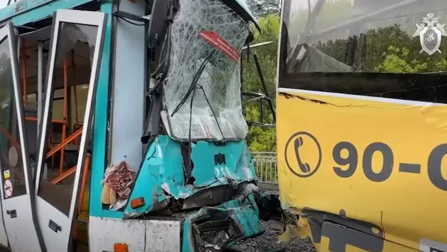 В Дагестане снова задержали гей-порно актера из Москвы, в Кемерово столкнулись два трамвая