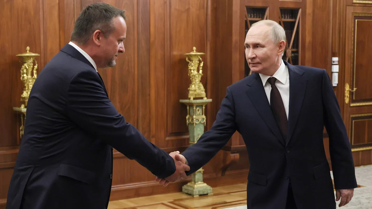 Владимир Путин на встрече с Андреем Никитиным в Кремле, Москва, 7 июля 2025 года. Фото: Михаил Метцель / Спутник / Kremlin / EPA