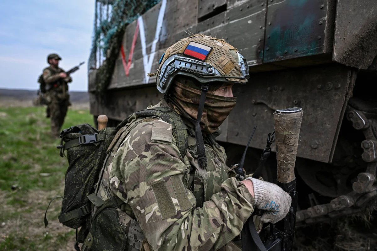 Российский военнослужащий принимает участие в боевой подготовке, Курская область, 17 апреля 2025 года. Фото: Сергей Бобылев / Спутник / Imago Images / Scanpix / LETA