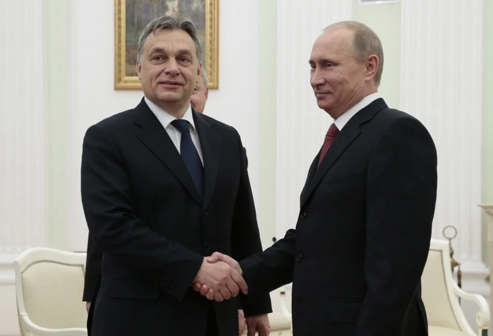 Vladimir Putin and Viktor Orbán shake hands during their meeting in the Kremlin in Moscow, Russia, 31 January 2013. Photo: EPA/IVAN SEKRETAREV / POOL POOL PHOTO
