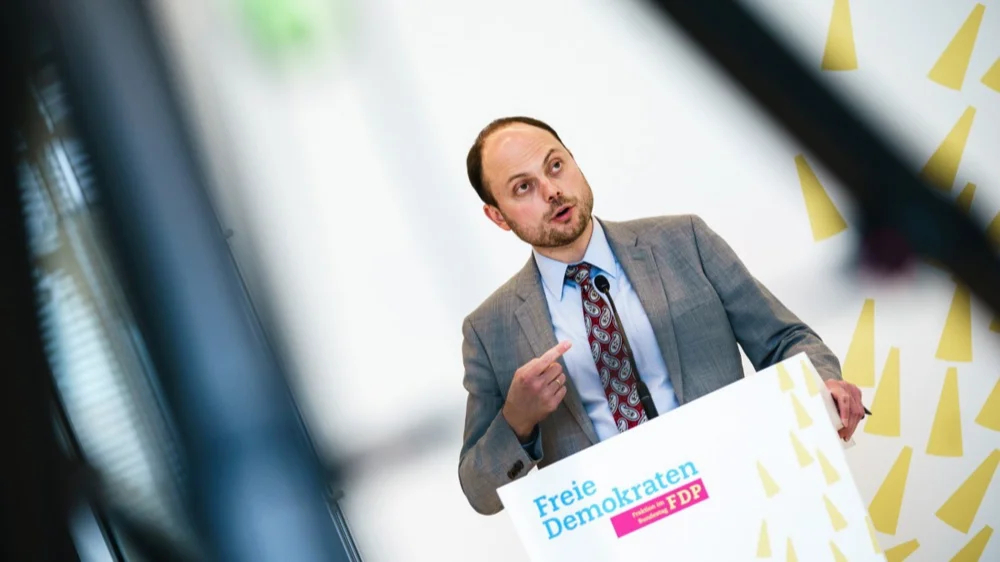 Jailed politician Vladimir Kara-Murza blames Putin for Navalny’s death