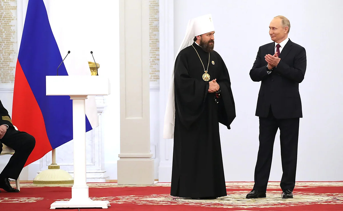 Митрополит Иларион и Владимир Путин на вручении Государственной премии Российской Федерации, 12 июня, 2021. Фото: kremlin.ru