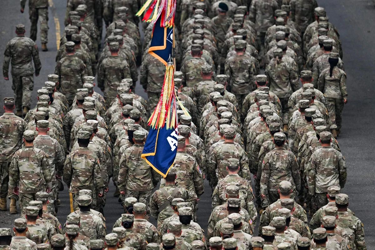 Военнослужащие армии США участвуют в параде по случаю 250-летия Армии США, Вашингтон, округ Колумбия, 14 июня 2025 года. Фото: Annabelle Gordon / AFP / Scanpix / LETA