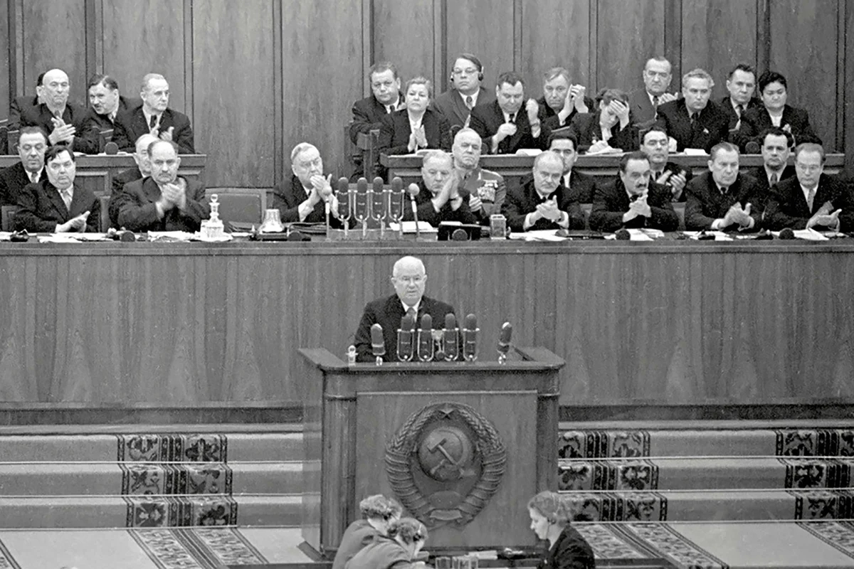 Выступление Никиты Хрущева на съезде КПСС. Фото: World History Archive / Alamy / Vida Press