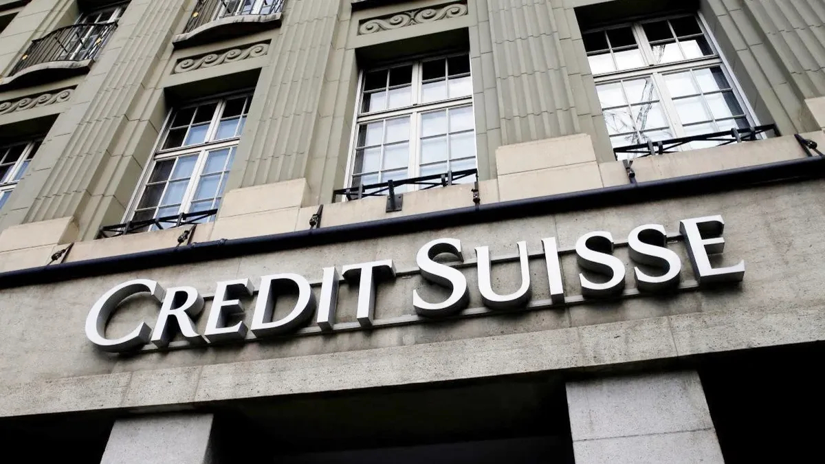 Швейцарский банк UBS приобрел банк Сredit Suisse