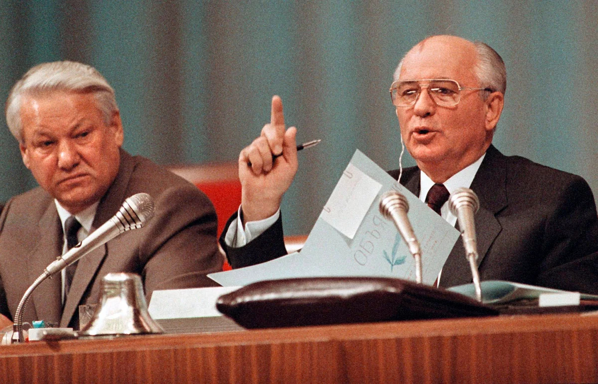 Михаил Горбачёв и Борис Ельцин на съезде в Кремле, 27 мая 1991 года. Фото: Василий Корнеев / EPA