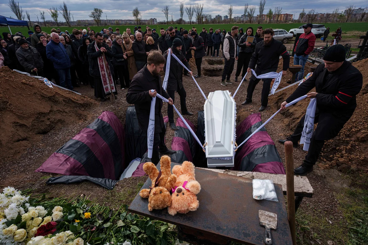 Похороны Даниила Никитского, Кривой Рог, 7 апреля 2025 года. Фото: Evgeniy Maloletka / AP Photo / Scanpix / LETA